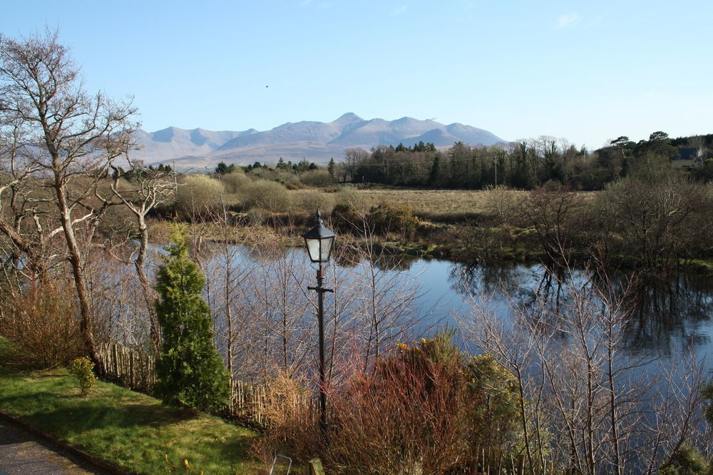 2 Mile Lodge Kenmare Exteriör bild