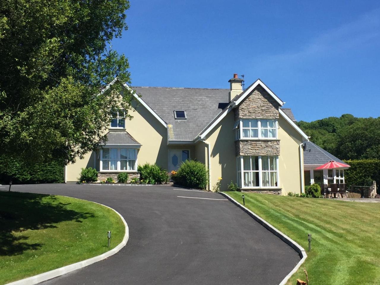 2 Mile Lodge Kenmare Exteriör bild