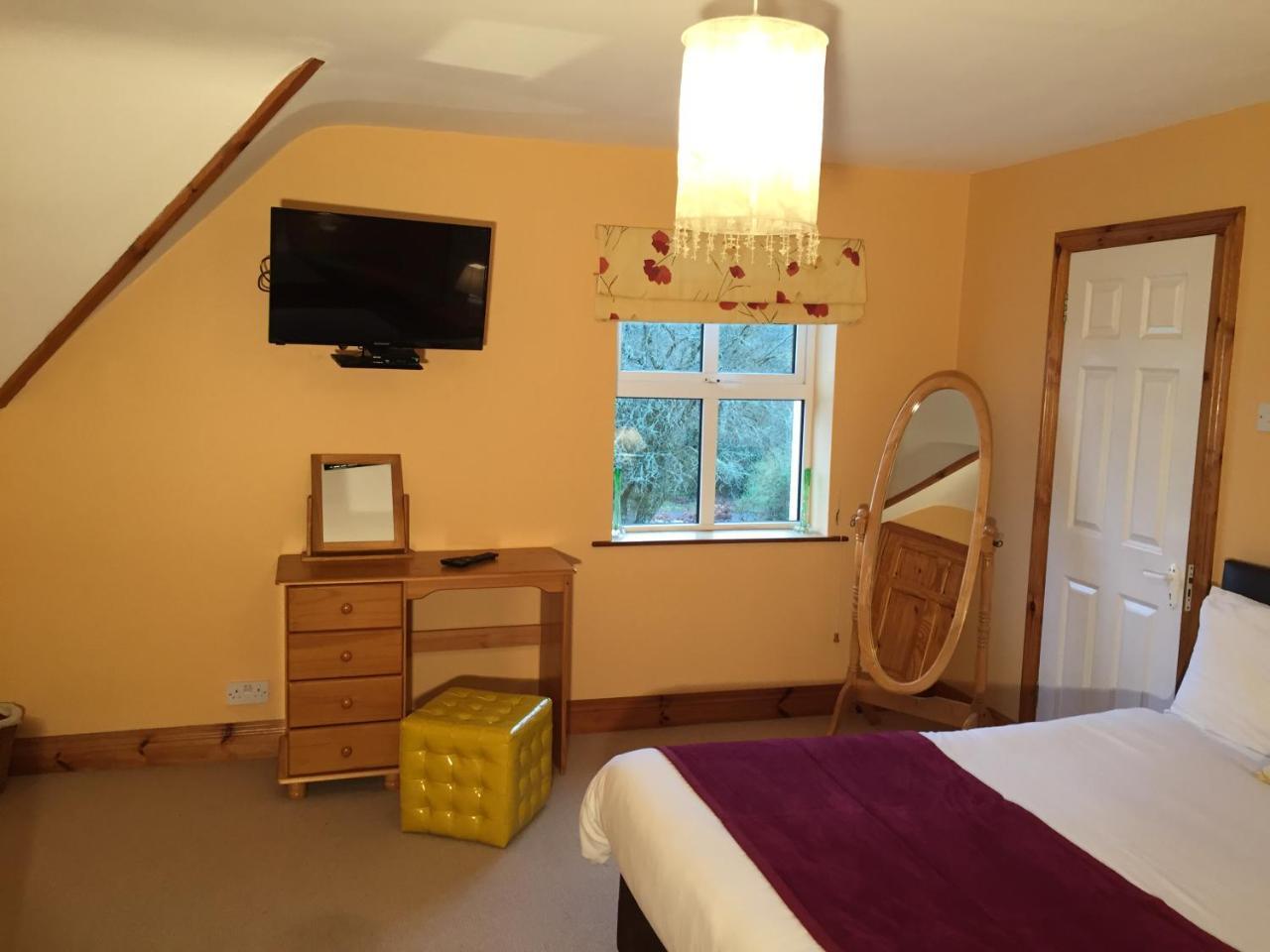 2 Mile Lodge Kenmare Exteriör bild
